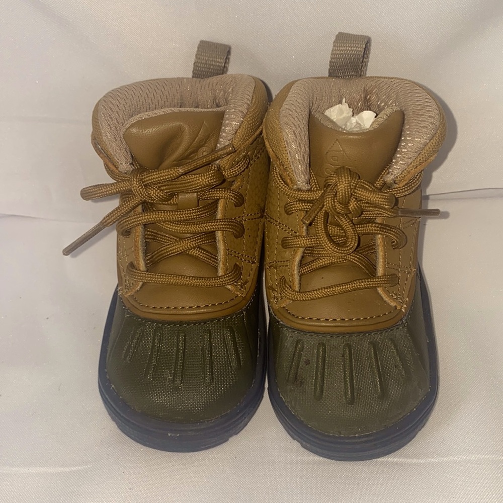 BRAND: Nike / SIZE: 5C